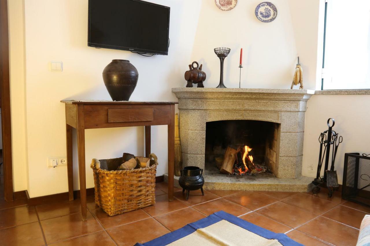 Casa Dos Teares Villa อัลเดอาดัสเดซ ภายนอก รูปภาพ