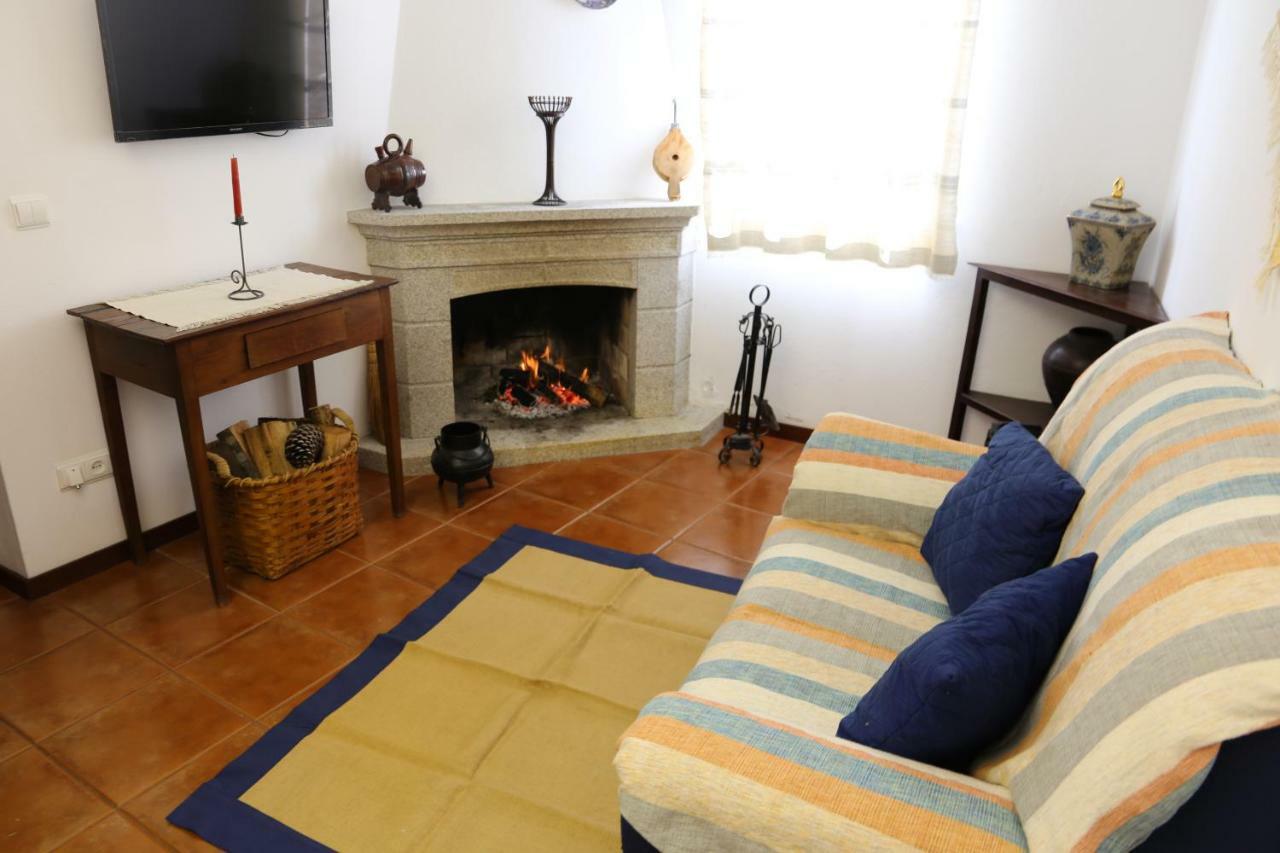 Casa Dos Teares Villa อัลเดอาดัสเดซ ภายนอก รูปภาพ
